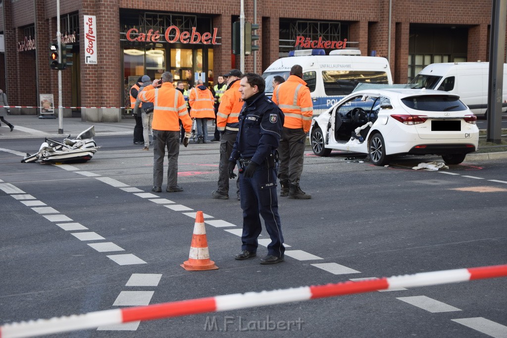 VU PKW Strab Koeln Mitte Pipinenstr Hohestr P198.JPG - Miklos Laubert